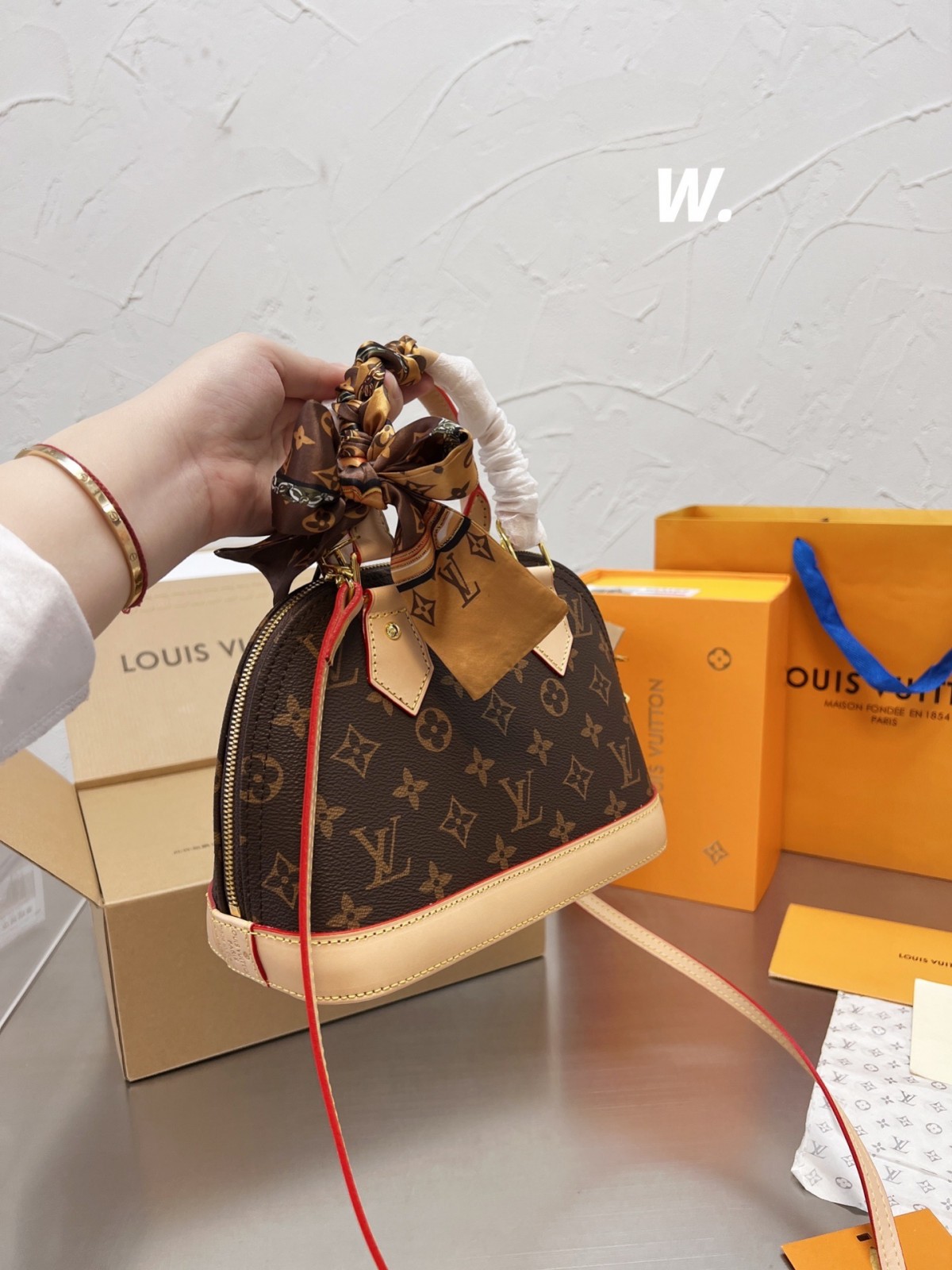 Bu Louis Vuitton Alma BB replika çantasını bəyənirsiniz? (2022 Ən son)-Best Quality Fake Louis Vuitton Bag Online Store, Replica designer bag ru