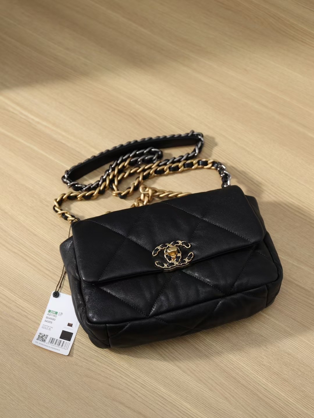 Olee otú ọma bụ àgwà oyiri Chanel 19 akpa? Foto 57 zuru ezu ịgwa gị (emelitere na 2022)-Best Quality adịgboroja Louis vuitton akpa Online Store, oyiri mmebe akpa ru