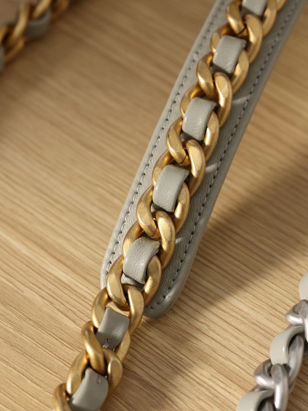 Olee otú ọma bụ àgwà oyiri Chanel 19 akpa? Foto 57 zuru ezu ịgwa gị (emelitere na 2022)-Best Quality adịgboroja Louis vuitton akpa Online Store, oyiri mmebe akpa ru