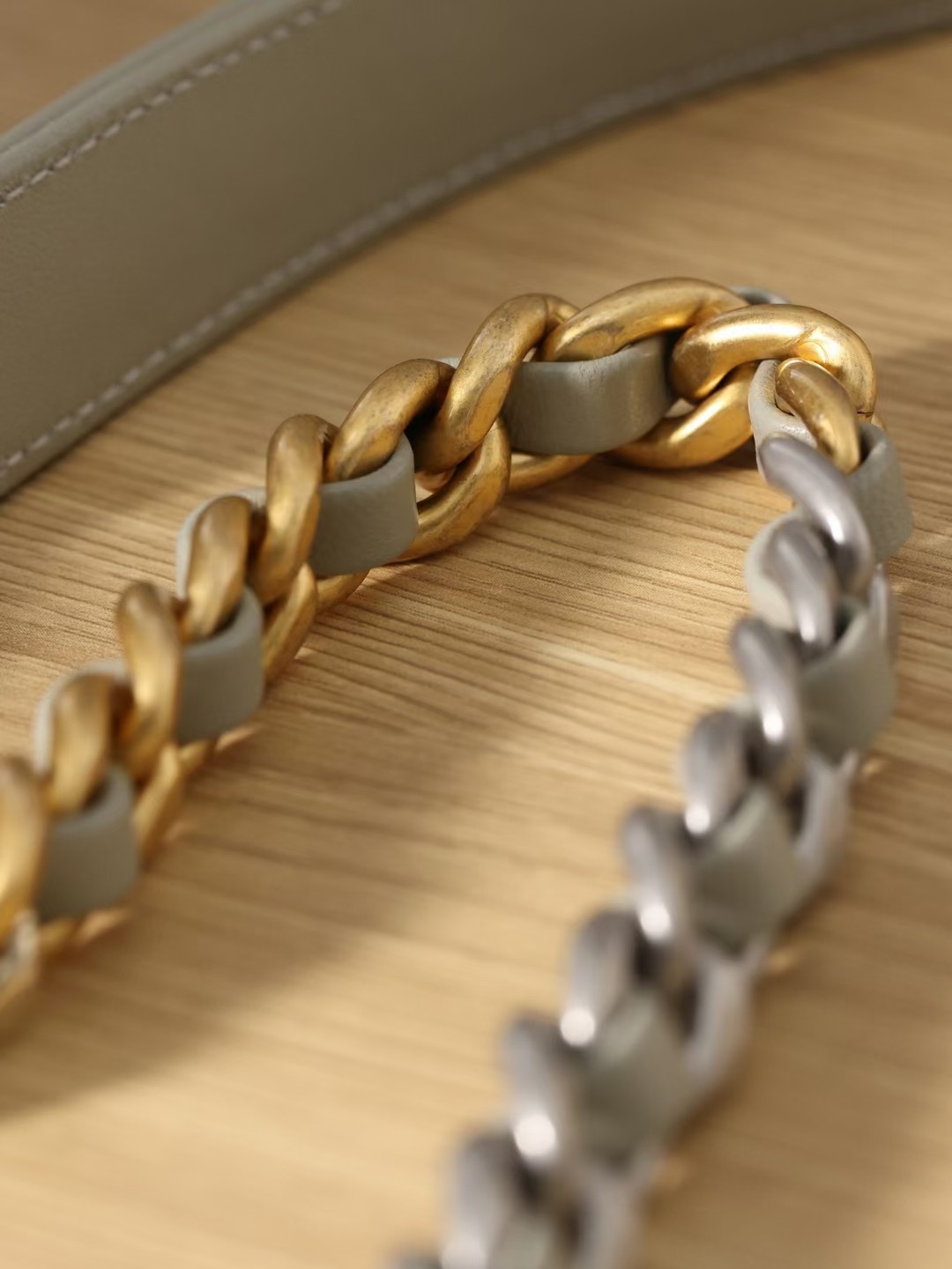 Olee otú ọma bụ àgwà oyiri Chanel 19 akpa? Foto 57 zuru ezu ịgwa gị (emelitere na 2022)-Best Quality adịgboroja Louis vuitton akpa Online Store, oyiri mmebe akpa ru