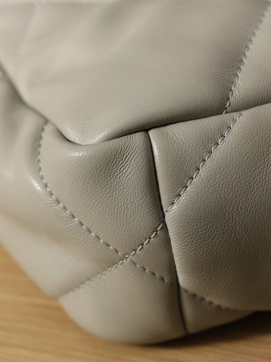 Olee otú ọma bụ àgwà oyiri Chanel 19 akpa? Foto 57 zuru ezu ịgwa gị (emelitere na 2022)-Best Quality adịgboroja Louis vuitton akpa Online Store, oyiri mmebe akpa ru