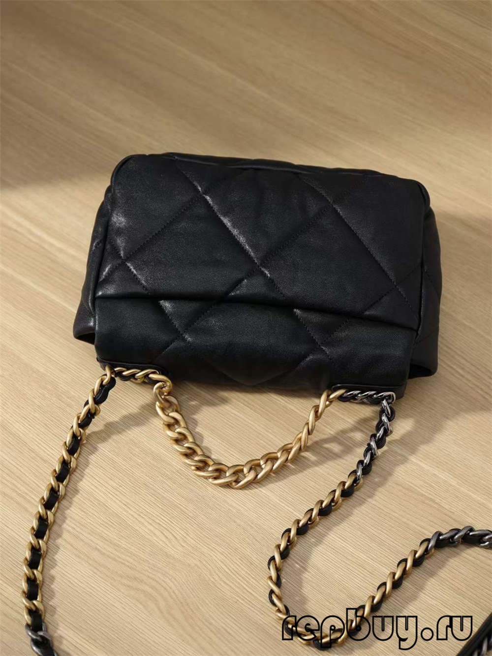 Chanel 19 sort guld spænde top replika tasker (2022 Seneste)-Bedste kvalitet Fake Louis Vuitton Bag Online Store, Replica designer bag ru