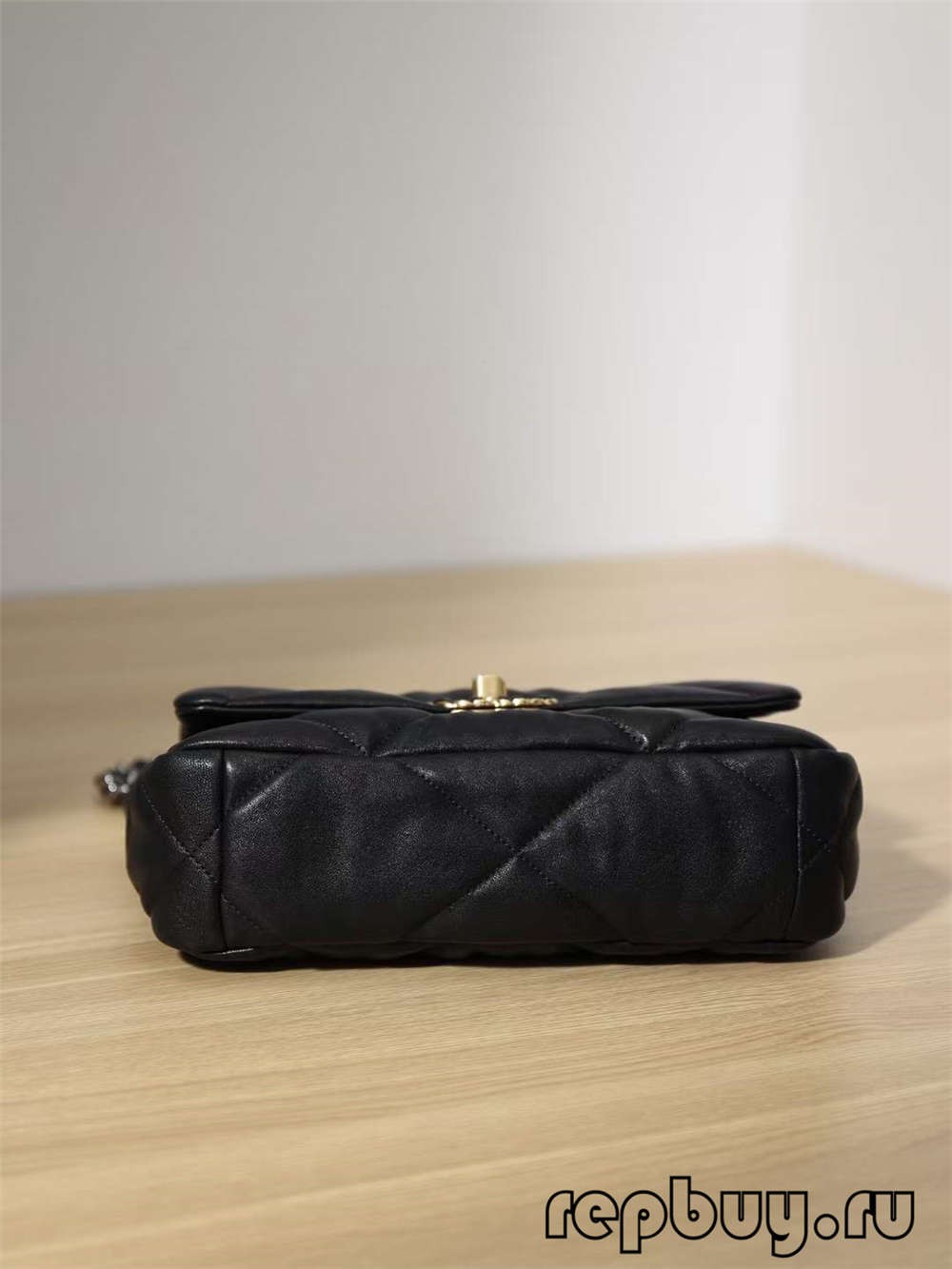 Chanel 19 sort guld spænde top replika tasker (2022 Seneste)-Bedste kvalitet Fake Louis Vuitton Bag Online Store, Replica designer bag ru