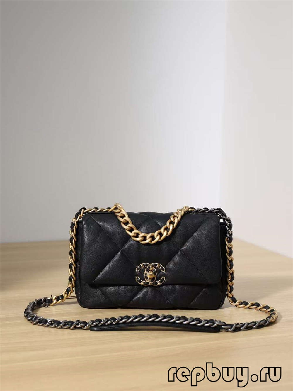 Chanel 19 sort guld spænde top replika tasker (2022 Seneste)-Bedste kvalitet Fake Louis Vuitton Bag Online Store, Replica designer bag ru