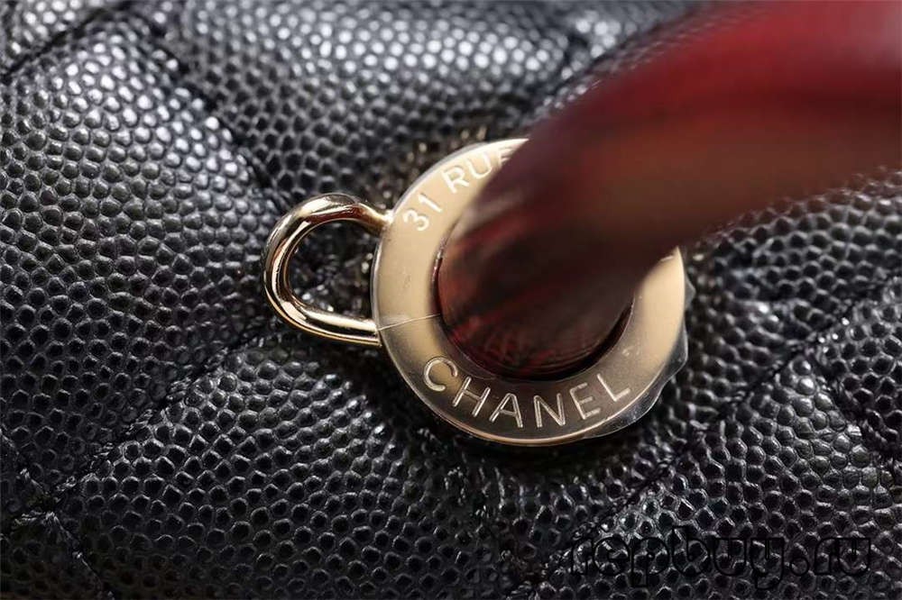 Chanel Coco Handle Black Gold Buckle Top Replica Bag-làimhe Suaicheantas agus mion-fhiosrachadh gràbhalaidh (2022 Edition)-Best Quality Fake Louis Vuitton Bag Online Store, Replica designer bag ru