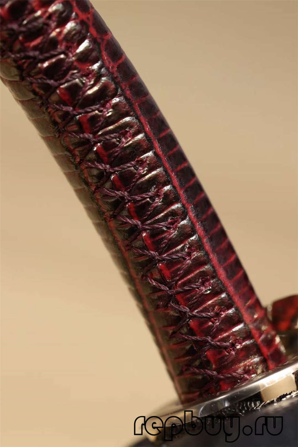 Chanel Coco Handle Black Gold Buckle Top Replica Bag-làimhe Suaicheantas agus mion-fhiosrachadh gràbhalaidh (2022 Edition)-Best Quality Fake Louis Vuitton Bag Online Store, Replica designer bag ru