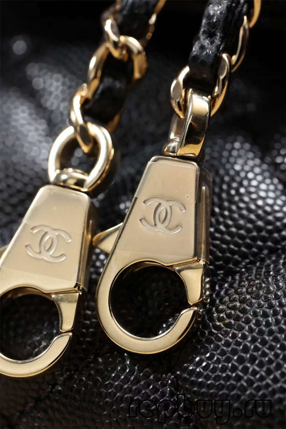 Chanel Coco Handle Black Gold Buckle Top Replica Bag-làimhe Suaicheantas agus mion-fhiosrachadh gràbhalaidh (2022 Edition)-Best Quality Fake Louis Vuitton Bag Online Store, Replica designer bag ru