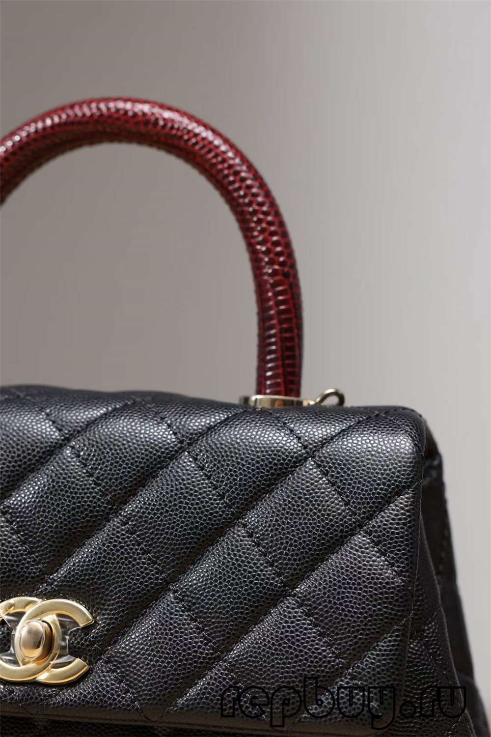 Chanel Coco Handle felső replika kézitáska fekete arany csat hardver és fogantyú részletei (2022 Frissítve)-Legjobb minőségű hamis Louis Vuitton táska online áruház, replika designer táska ru Chanel Coco Handle felső replika kézitáska fekete arany csat hardver és fogantyú részletei (2022 Frissítve)-Legjobb minőségű hamis Louis Vuitton táska online áruház, replika designer táska ru