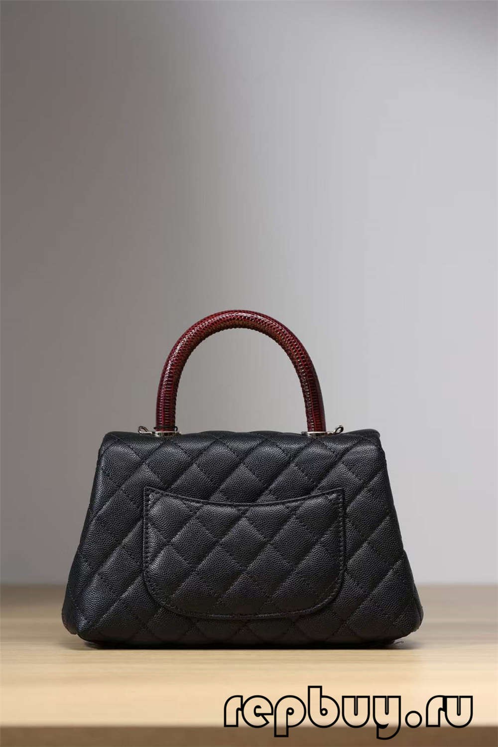 Réplica de bolsas Chanel Coco Handle com fivela em ouro preto (edição 2022)-Loja online de bolsa Louis Vuitton falsa de melhor qualidade, bolsa de designer de réplica ru Réplica de bolsas Chanel Coco Handle com fivela em ouro preto (edição 2022)-Loja online de bolsa Louis Vuitton falsa de melhor qualidade, bolsa de designer de réplica ru