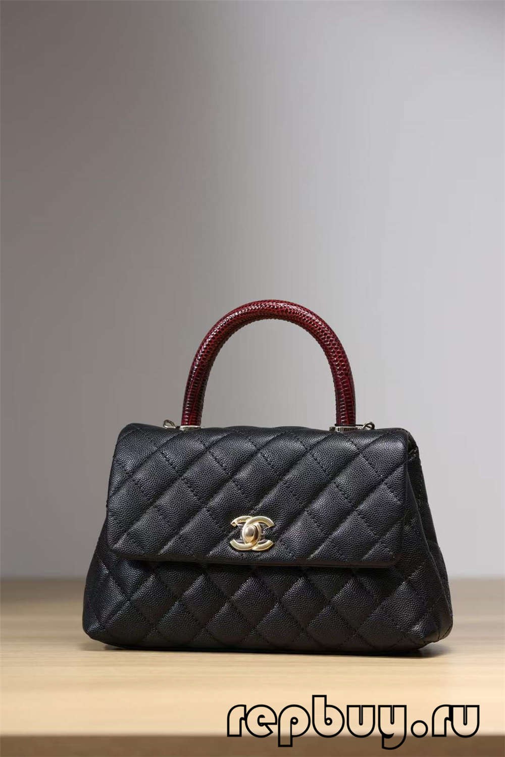 Réplica de bolsas Chanel Coco Handle com fivela em ouro preto (edição 2022)-Loja online de bolsa Louis Vuitton falsa de melhor qualidade, bolsa de designer de réplica ru Réplica de bolsas Chanel Coco Handle com fivela em ouro preto (edição 2022)-Loja online de bolsa Louis Vuitton falsa de melhor qualidade, bolsa de designer de réplica ru