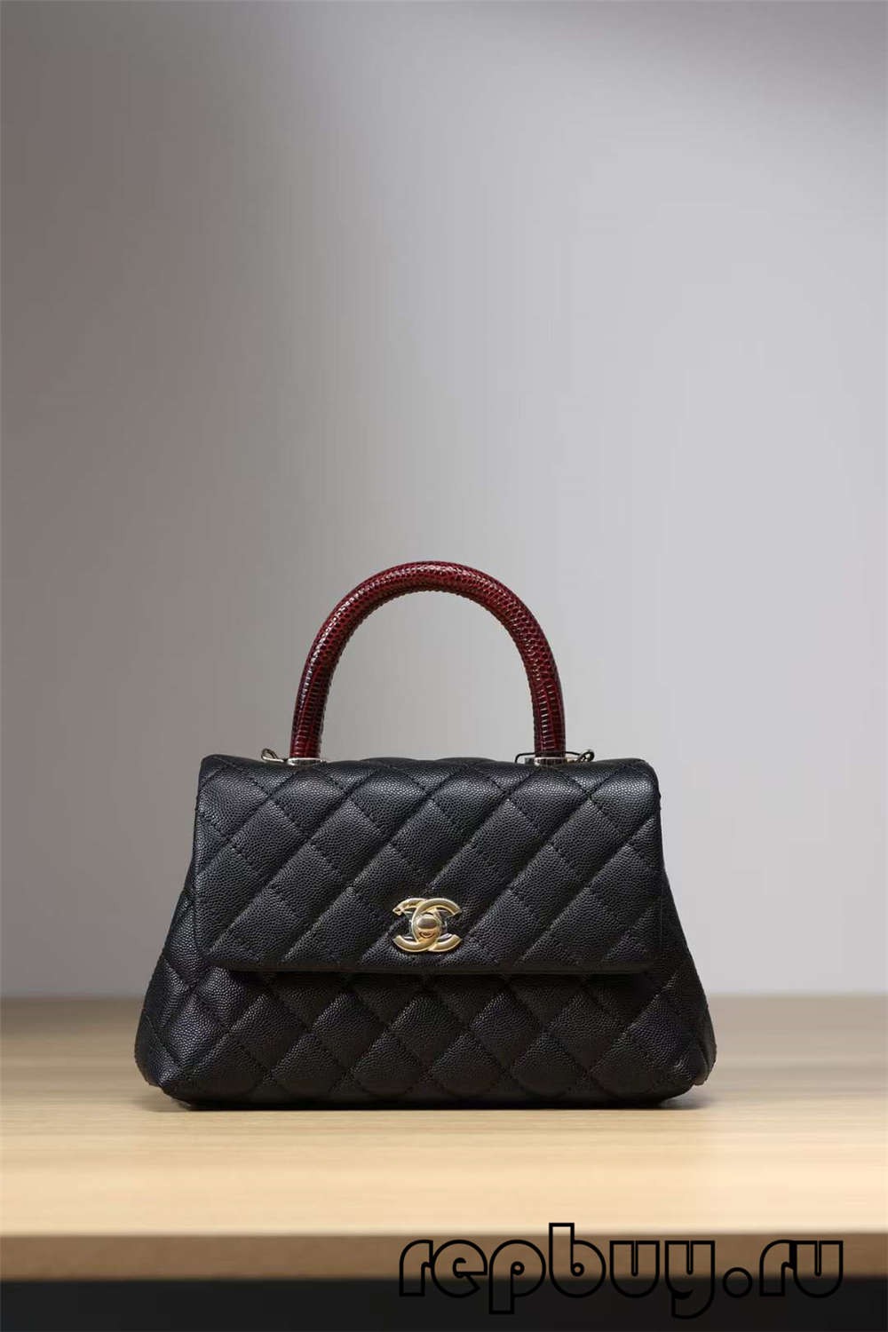 Réplica de bolsas Chanel Coco Handle com fivela em ouro preto (edição 2022)-Loja online de bolsa Louis Vuitton falsa de melhor qualidade, bolsa de designer de réplica ru Réplica de bolsas Chanel Coco Handle com fivela em ouro preto (edição 2022)-Loja online de bolsa Louis Vuitton falsa de melhor qualidade, bolsa de designer de réplica ru