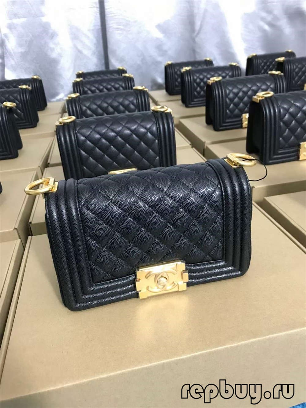 مقایسه کیف های دستی ماکت برتر Chanel Leboy 4 سگک طلا و سگک نقره (2022 جدیدترین)-Best Quality Fake Louis Vuitton Bag Online Store, Replica designer bag ru