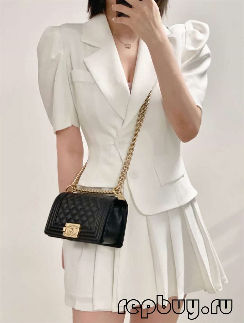 Kantong replika luhur Chanel Leboy, ngaitkeun emas leutik pangaruh panggunaan sapopoé (2022 Khusus)-Pangalusna kualitas palsu Louis Vuitton Kantong Toko Online, Replica desainer kantong ru