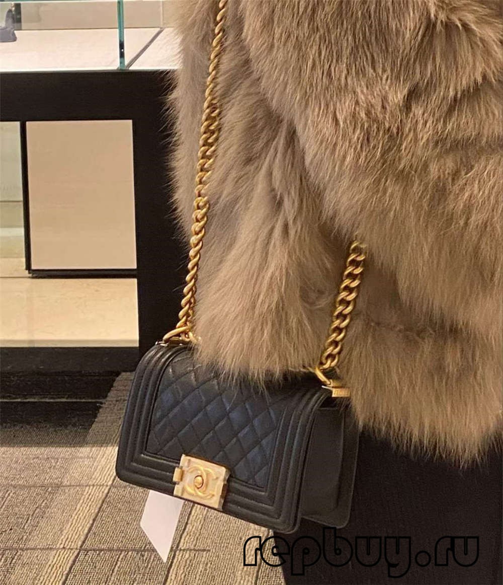 Kantong replika luhur Chanel Leboy, ngaitkeun emas leutik pangaruh panggunaan sapopoé (2022 Khusus)-Pangalusna kualitas palsu Louis Vuitton Kantong Toko Online, Replica desainer kantong ru