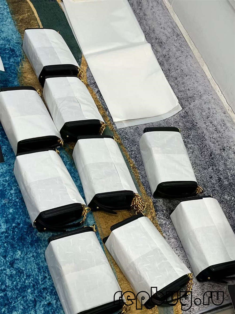 Chanel Leboy Top Replica Handtasche Medium Schwaarz Bulk Versand (2022 Editioun)-Bescht Qualitéit Fake Louis Vuitton Bag Online Store, Replica Designer Bag ru Chanel Leboy Top Replica Handtasche Medium Schwaarz Bulk Versand (2022 Editioun)-Bescht Qualitéit Fake Louis Vuitton Bag Online Store, Replica Designer Bag ru