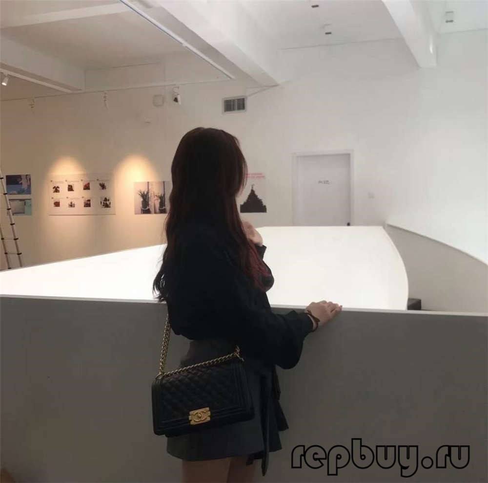 אפקט שימוש יומיומי אבזם זהב בינוני של תיקי יד של שאנל לה בוי (אחרון 2022)-Best Quality Fake Louis Vuitton Bag Online Store, Replica designer bag ru