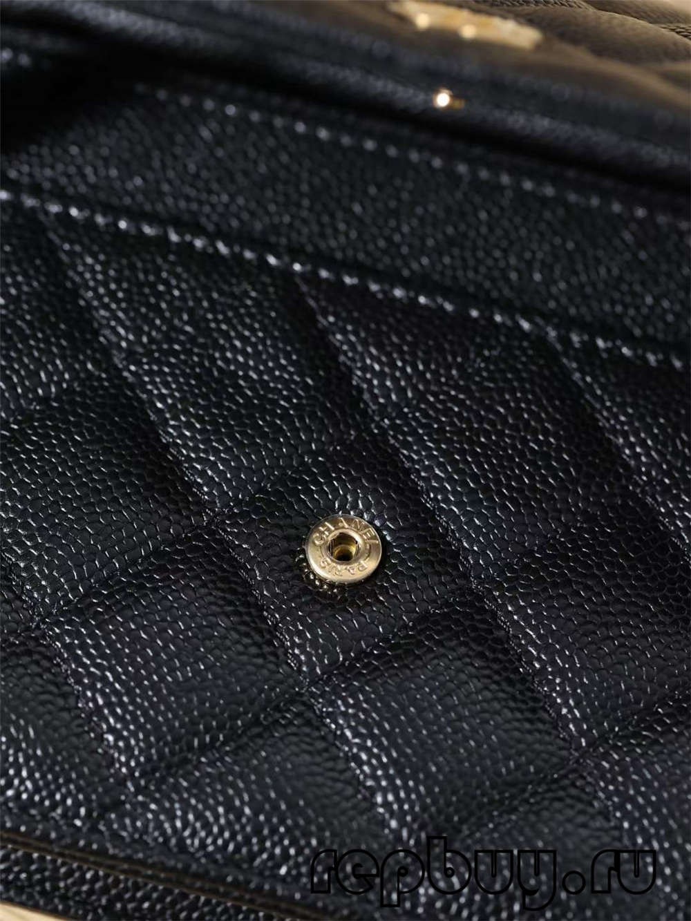 Τσάντα με αλυσίδα CHANEL WOC με κλασικό σχέδιο λίτσι με χρυσή πόρπη Εξοπλισμός και χαραγμένες λεπτομέρειες (2022 Ενημερώθηκε)-Καλύτερης ποιότητας Fake Louis Vuitton Ηλεκτρονικό κατάστημα, Replica designer bag ru