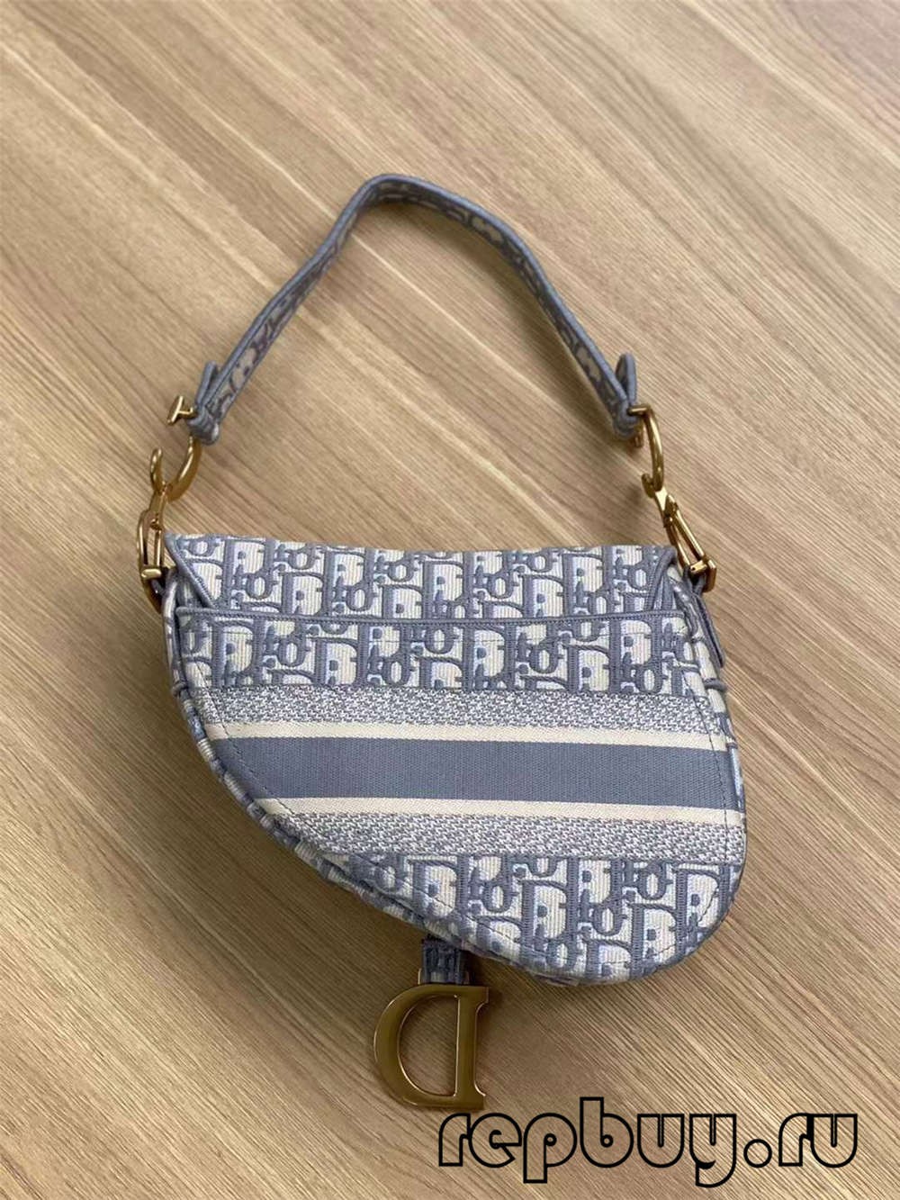 Dior Top Replica Saddle Bag Estampat oblic amb brodat gris (edició 2022)-Botiga en línia de bosses falses de Louis Vuitton de millor qualitat, rèplica de bosses de disseny ru