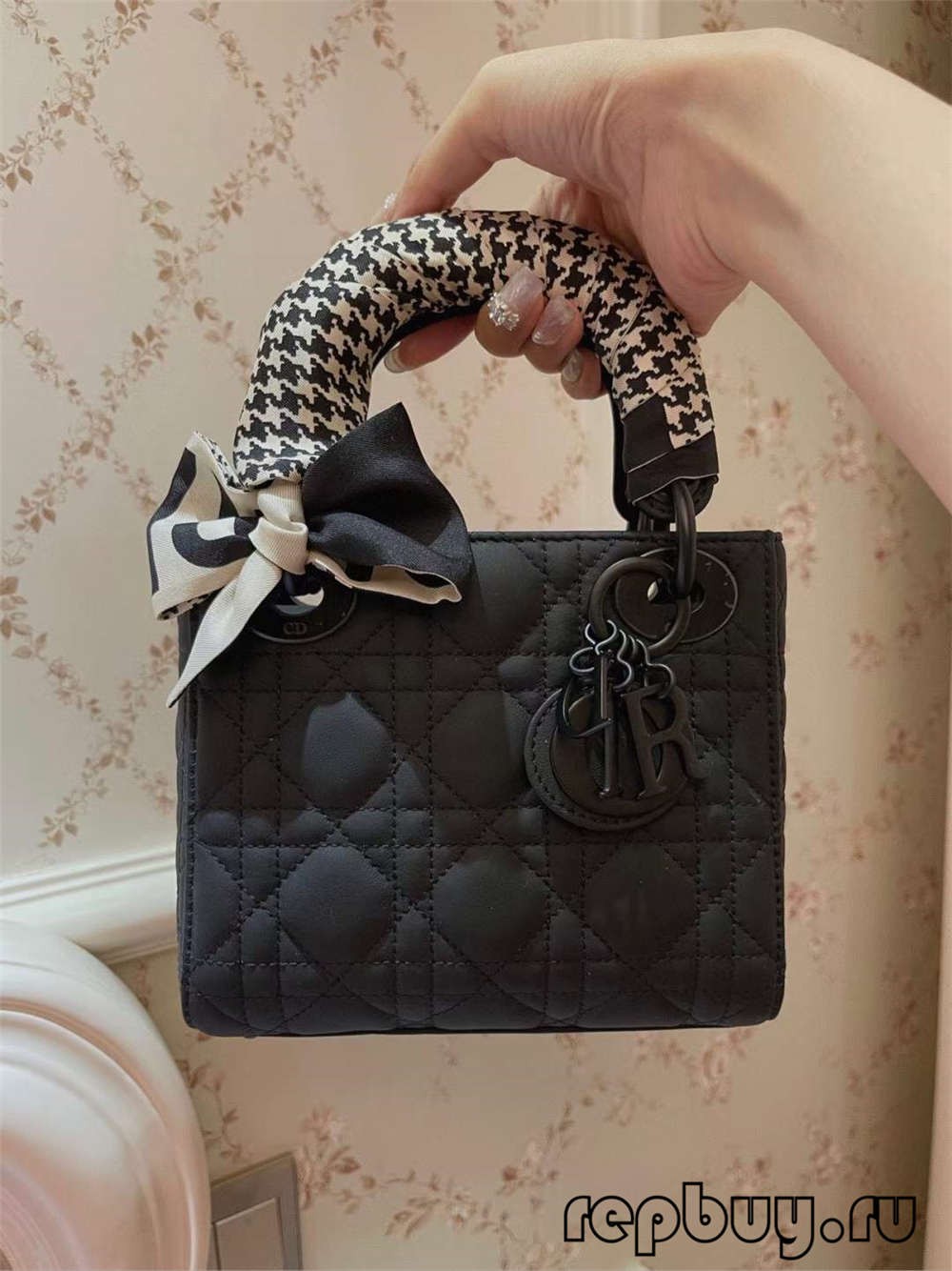 LADY DIOR Replika torebki mini czarnej matowej skóry bydlęcej z efektem jedwabnego szalika (edycja 2022)-Najlepsza jakość fałszywych torebek Louis Vuitton Sklep internetowy, projektant repliki torebki ru
