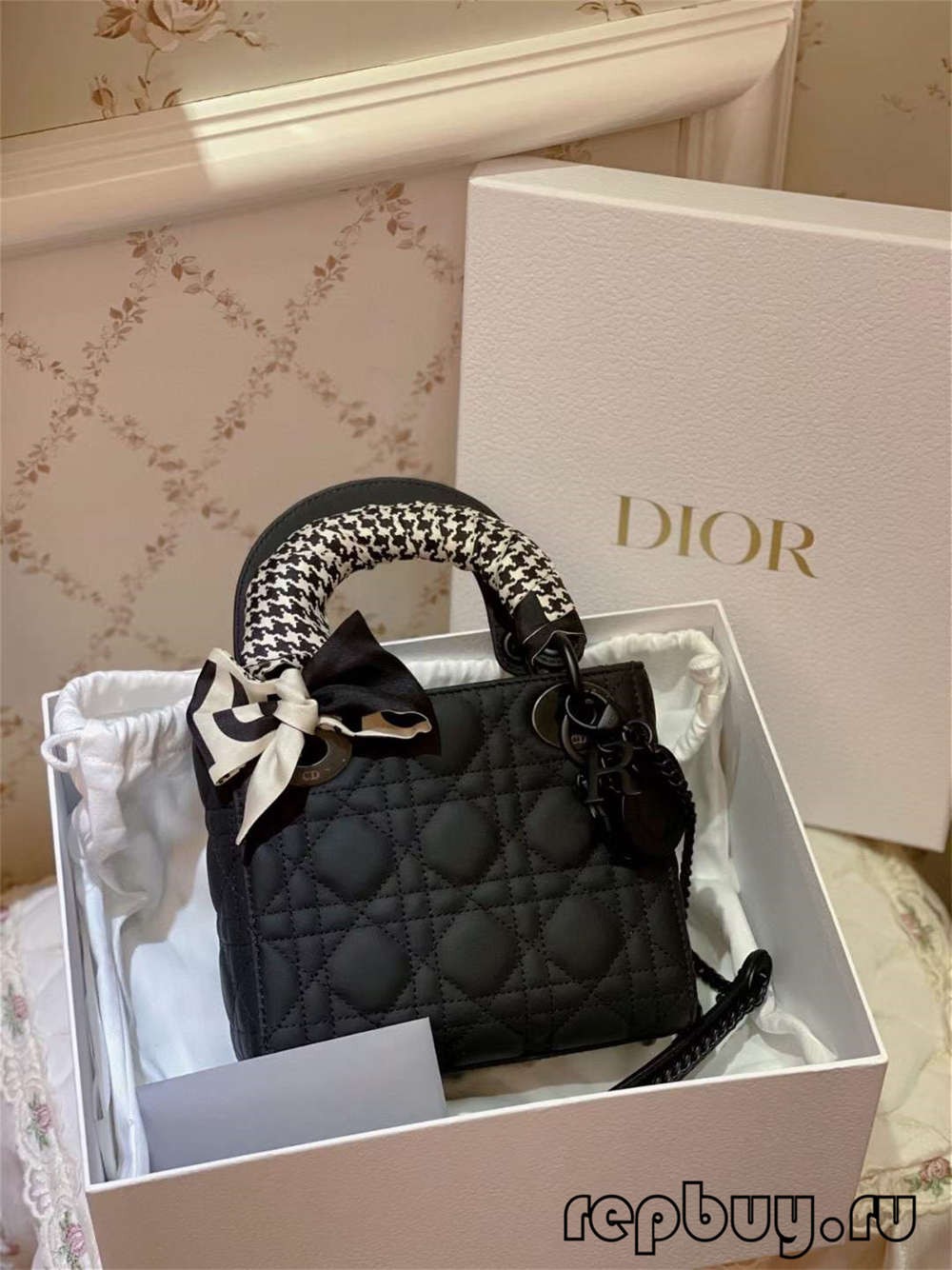 LADY DIOR Replika torebki mini czarnej matowej skóry bydlęcej z efektem jedwabnego szalika (edycja 2022)-Najlepsza jakość fałszywych torebek Louis Vuitton Sklep internetowy, projektant repliki torebki ru