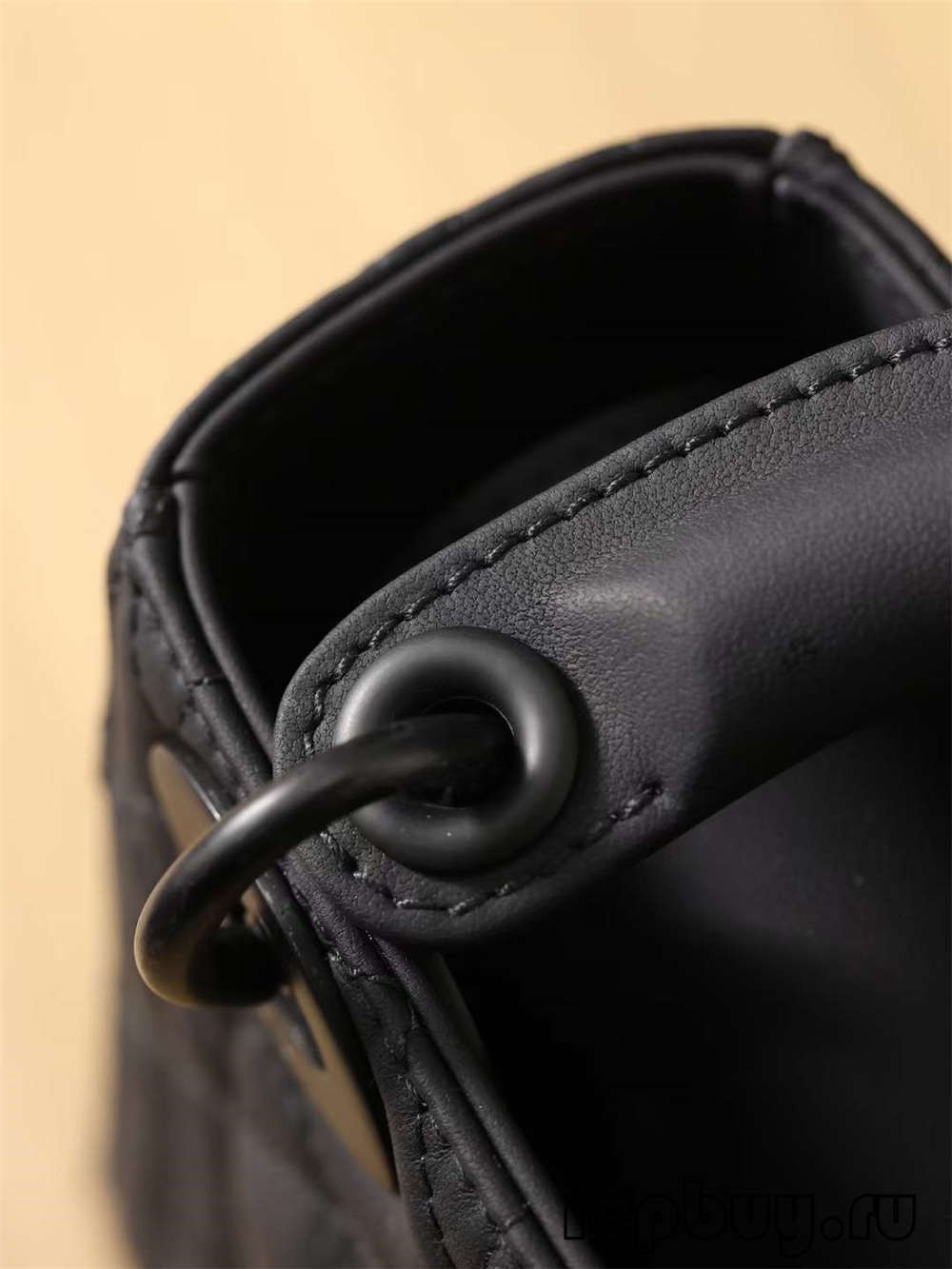 LADY DIOR Mini Black Top Replica Handtasche Matte Kuhhaut Stoff an Hardware Detailer (2022 Editioun)-Bescht Qualitéit Fake Louis Vuitton Bag Online Store, Replica Designer Bag ru