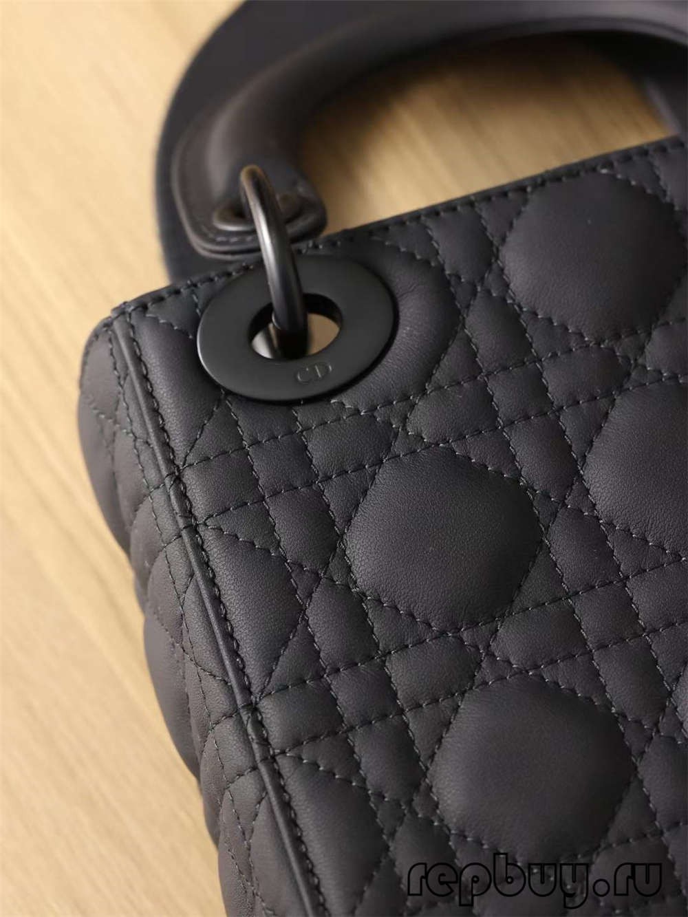 LADY DIOR Mini Black Top Replica Handtasche Matte Kuhhaut Detail (2022 Aktualiséiert)-Bescht Qualitéit Fake Louis Vuitton Bag Online Store, Replica Designer Bag ru