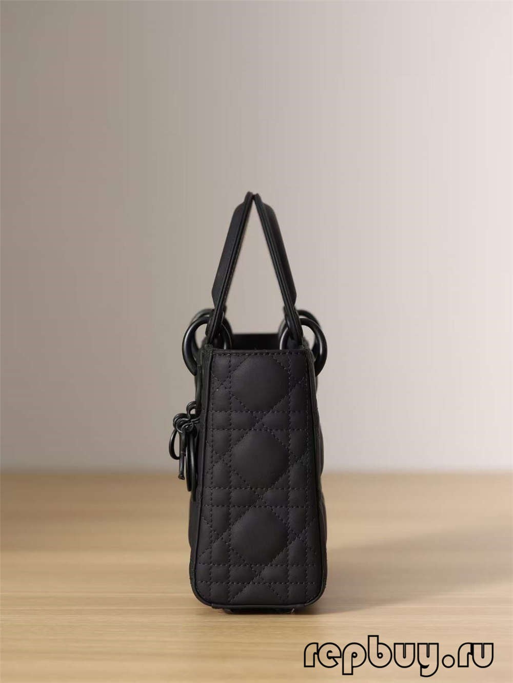 LADY DIOR Mini Black Top Replica Handbag Matte Cowhide (2022 հատուկ)-Լավագույն որակի կեղծ Louis Vuitton պայուսակների առցանց խանութ, Replica դիզայներական պայուսակ ru LADY DIOR Mini Black Top Replica Handbag Matte Cowhide (2022 հատուկ)-Լավագույն որակի կեղծ Louis Vuitton պայուսակների առցանց խանութ, Replica դիզայներական պայուսակ ru