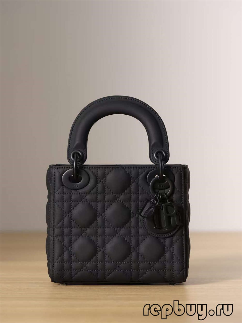 LADY DIOR Mini Black Top Replica Handbag Matte Cowhide (2022 հատուկ)-Լավագույն որակի կեղծ Louis Vuitton պայուսակների առցանց խանութ, Replica դիզայներական պայուսակ ru LADY DIOR Mini Black Top Replica Handbag Matte Cowhide (2022 հատուկ)-Լավագույն որակի կեղծ Louis Vuitton պայուսակների առցանց խանութ, Replica դիզայներական պայուսակ ru