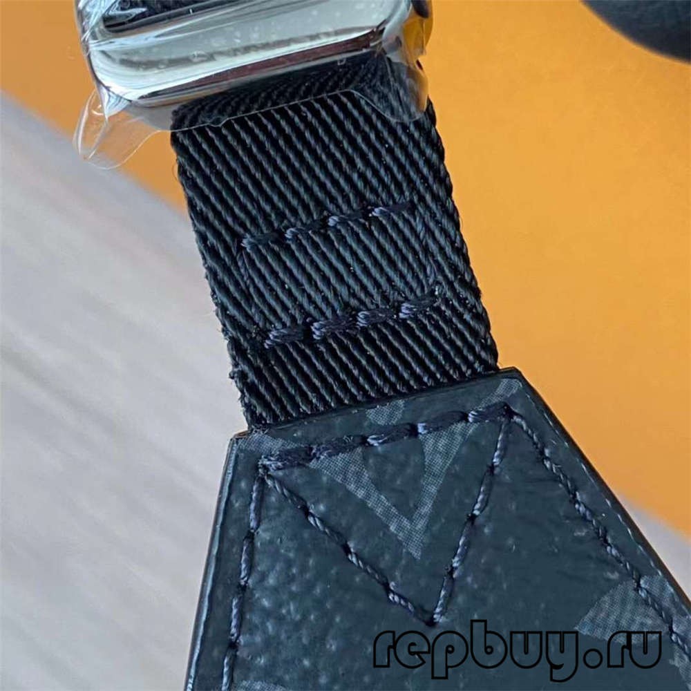 Louis Vuitton M30233 OUTDOOR top replika kantong utusan pikeun lalaki Hardware sareng detil jahitan (Edisi 2022)-Pangalusna kualitas palsu Louis Vuitton Kantong Toko Online, Replica desainer kantong ru