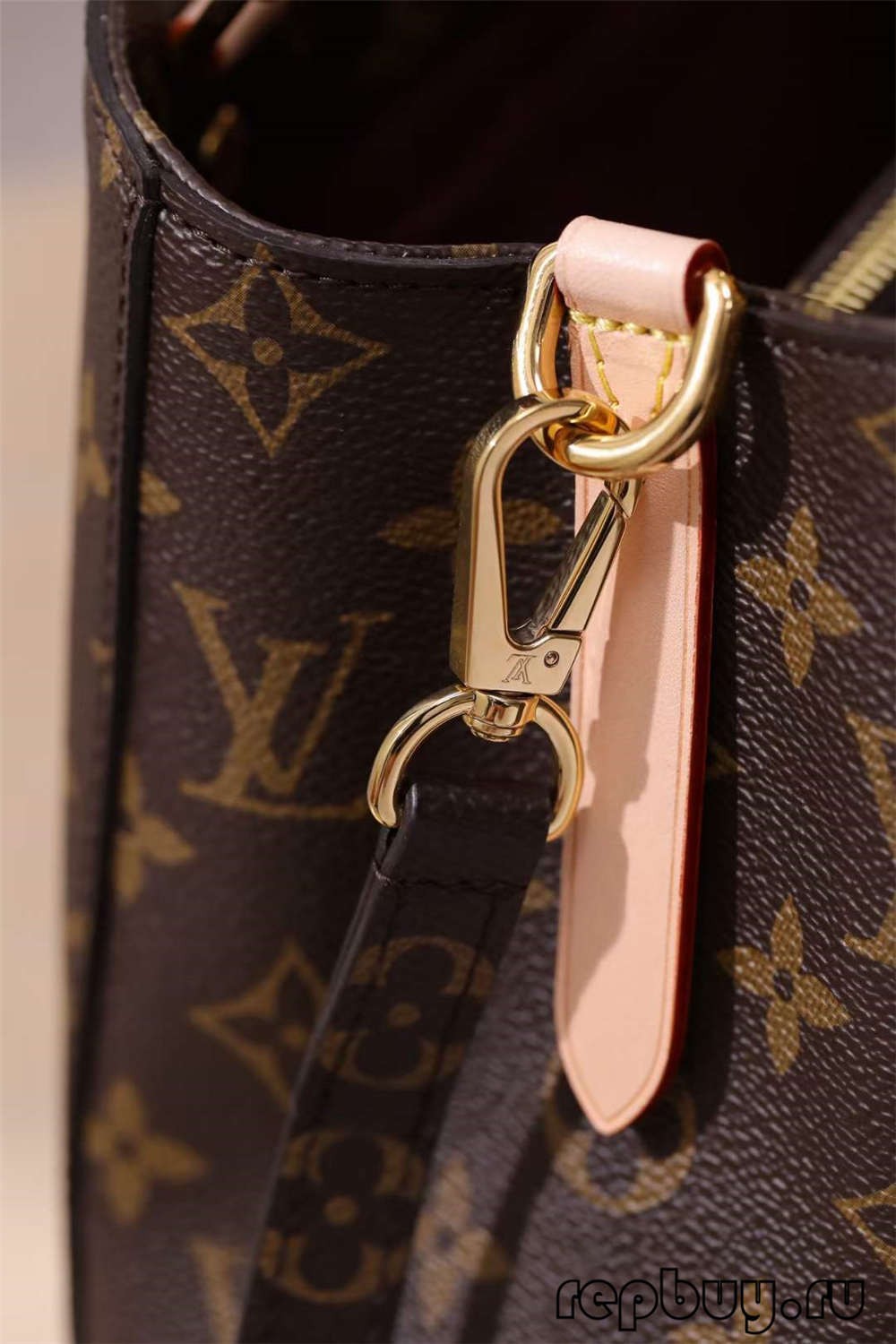 Louis Vuitton M41055 Montaigne BB top replika handbags Rincian hardware (2022 panganyarna)-Pangalusna kualitas palsu Louis Vuitton Kantong Toko Online, Replica desainer kantong ru