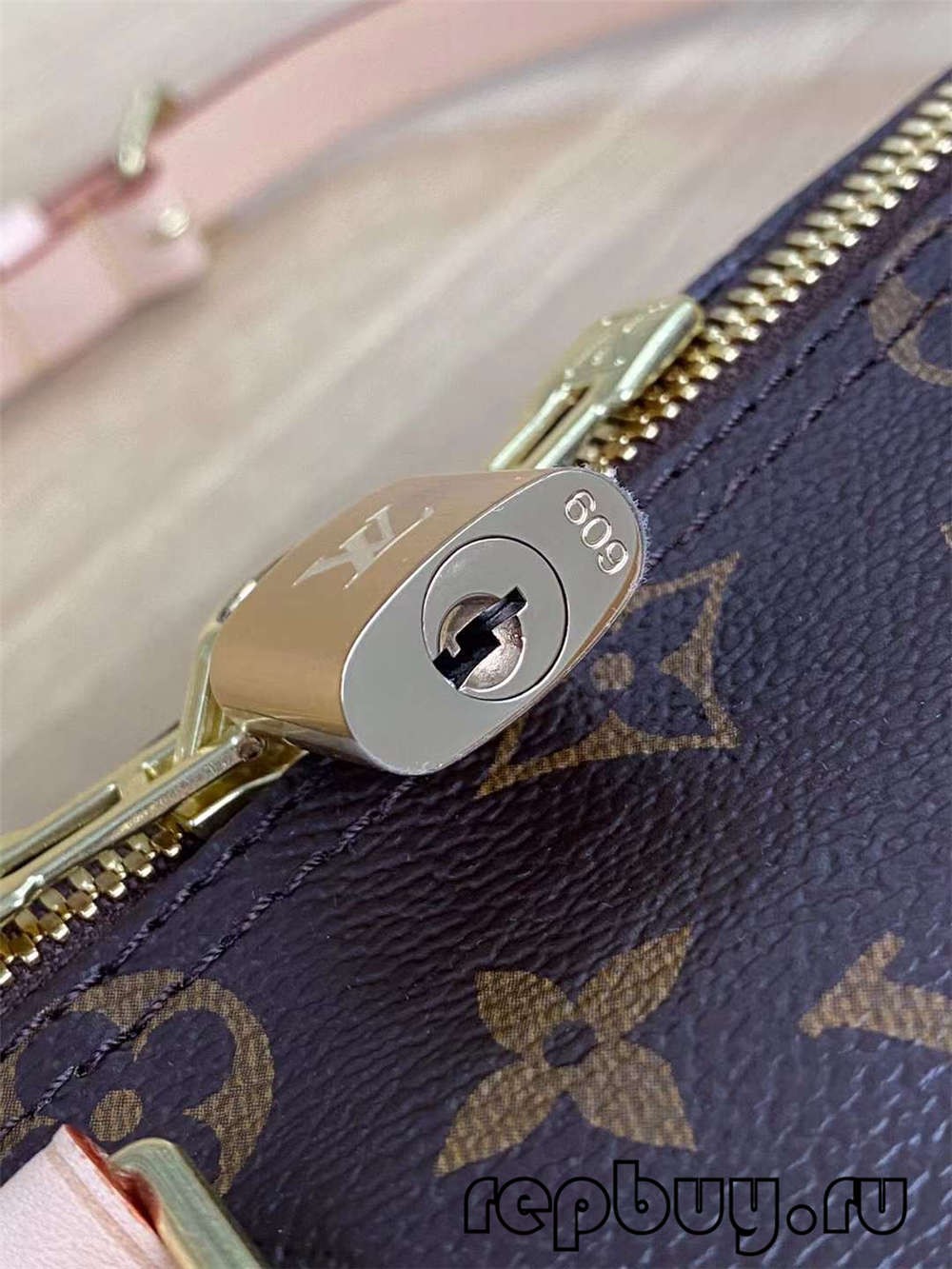 Louis Vuitton M41113 Speed 25 Top Replica Handbags Hardware Detailer (2022 aktualiséiert)-Bescht Qualitéit Fake Louis Vuitton Bag Online Store, Replica Designer Bag ru Louis Vuitton M41113 Speed 25 Top Replica Handbags Hardware Detailer (2022 aktualiséiert)-Bescht Qualitéit Fake Louis Vuitton Bag Online Store, Replica Designer Bag ru