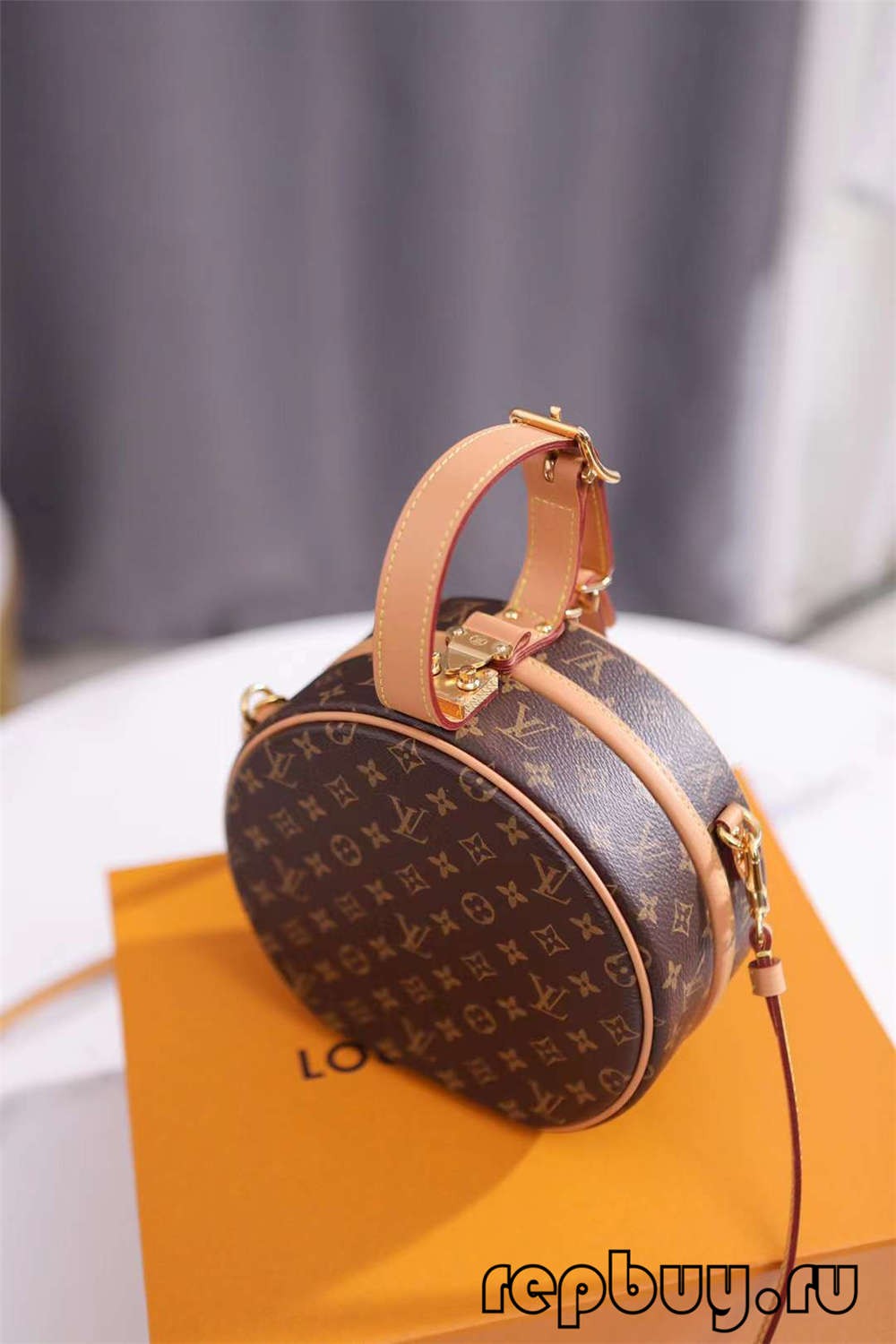 Louis Vuitton M43514 PETITE BOITE CHAPEAU 17.5cm top replica bags (2022 Special)-Pangalusna kualitas palsu Louis Vuitton Kantong Toko Online, Replica desainer kantong ru