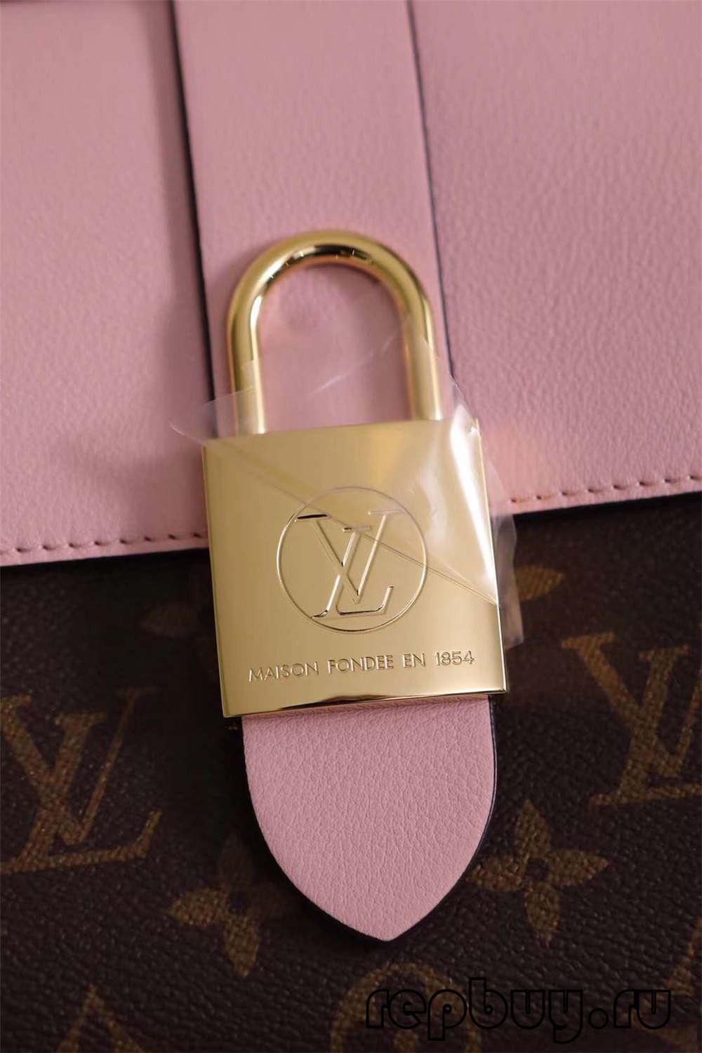 Louis Vuitton M44080 20cm Lock BB Rosa Top Replica Borse (2022 Edition)-Negozio in linea della borsa falsa di Louis Vuitton di migliore qualità, borsa del progettista della replica ru Louis Vuitton M44080 20cm Lock BB Rosa Top Replica Borse (2022 Edition)-Negozio in linea della borsa falsa di Louis Vuitton di migliore qualità, borsa del progettista della replica ru