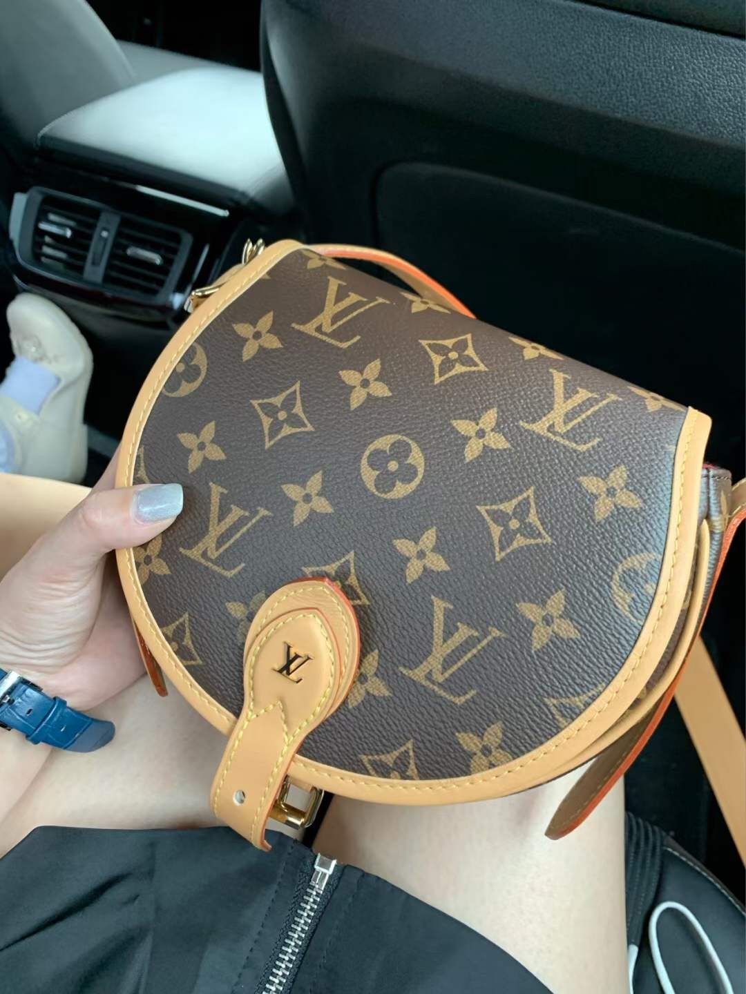 ലൂയിസ് വിറ്റൺ M44860 ടാംബോറിൻ ടോപ്പ് റെപ്ലിക്ക ഹാൻഡ്ബാഗുകൾ ഉപഭോക്താവിന്റെ ഫോട്ടോ (2022 പ്രത്യേകം)-മികച്ച ഗുണനിലവാരമുള്ള വ്യാജ ലൂയിസ് വിറ്റൺ ബാഗ് ഓൺലൈൻ സ്റ്റോർ, റെപ്ലിക്ക ഡിസൈനർ ബാഗ് ru ലൂയിസ് വിറ്റൺ M44860 ടാംബോറിൻ ടോപ്പ് റെപ്ലിക്ക ഹാൻഡ്ബാഗുകൾ ഉപഭോക്താവിന്റെ ഫോട്ടോ (2022 പ്രത്യേകം)-മികച്ച ഗുണനിലവാരമുള്ള വ്യാജ ലൂയിസ് വിറ്റൺ ബാഗ് ഓൺലൈൻ സ്റ്റോർ, റെപ്ലിക്ക ഡിസൈനർ ബാഗ് ru