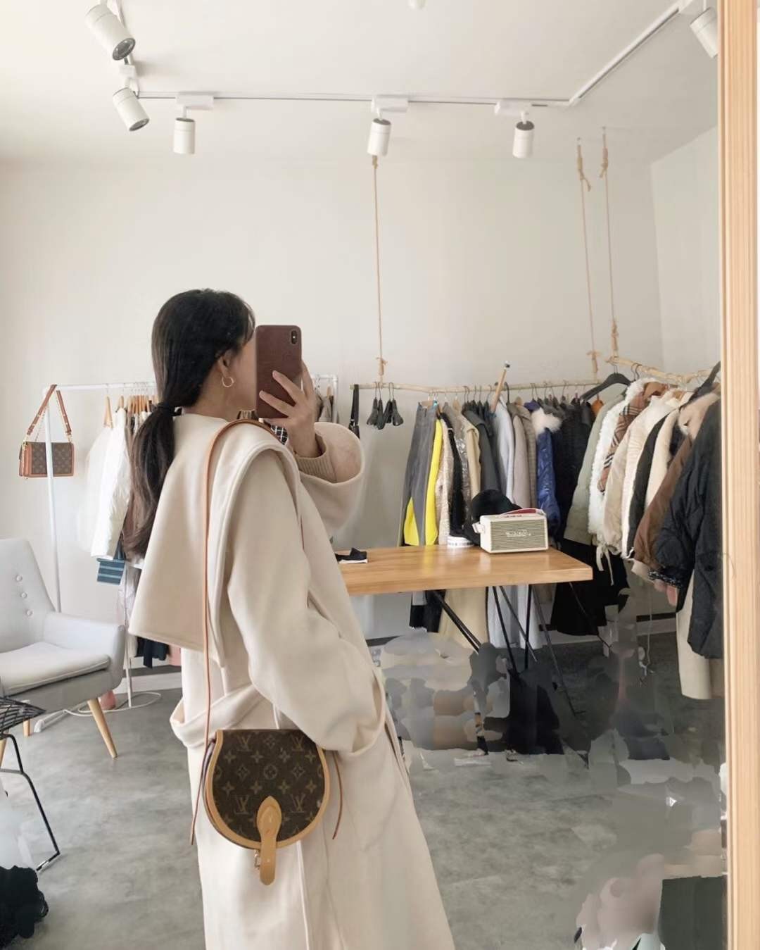 Louis Vuitton M44860 Tambourin Top Replica Handbag Hasil Top (Edisi 2022)-Pangalusna kualitas palsu Louis Vuitton Kantong Toko Online, Replica desainer kantong ru