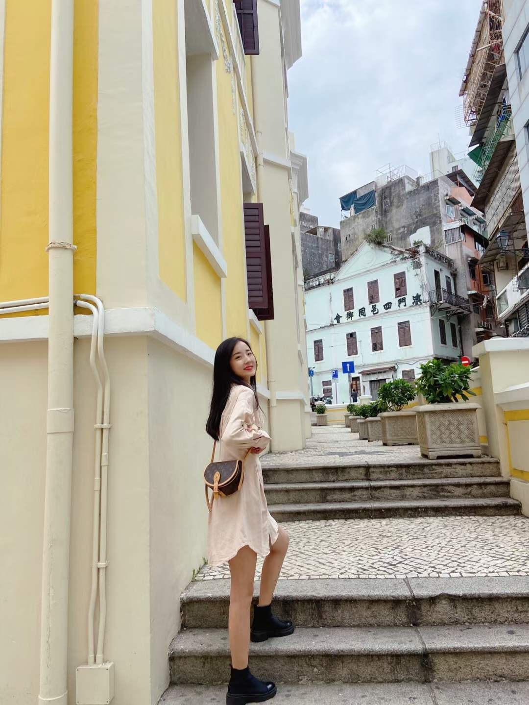 Louis Vuitton M44860 Tambourin Top Replica Handbag Hasil Top (Edisi 2022)-Pangalusna kualitas palsu Louis Vuitton Kantong Toko Online, Replica desainer kantong ru