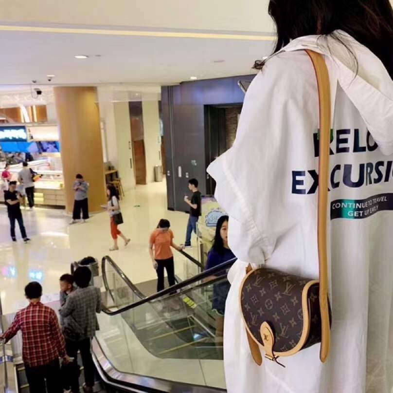 Louis Vuitton M44860 Tambourin Top Replica Handsak Top Result (2022 Edition)-Beste Kwaliteit Vals Louis Vuitton Sak Aanlyn Winkel, Replika ontwerper sak ru