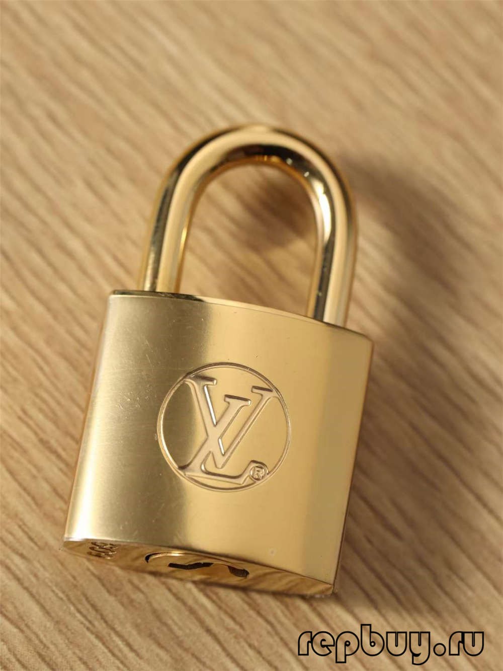 Louis Vuitton M45165 Vanity Logo Handbag Replika Top Leutik sareng Rincian Panutupan (2022 diropéa)-Pangalusna kualitas palsu Louis Vuitton Kantong Toko Online, Replica desainer kantong ru