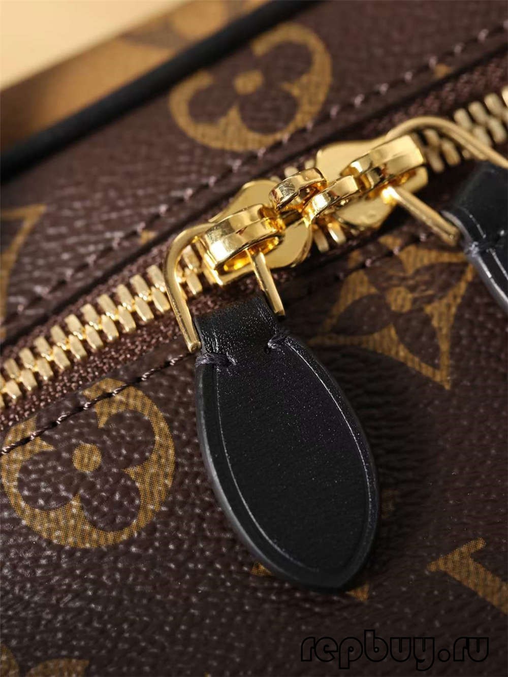 Louis Vuitton M45165 VANITY Tas Replika Top Leutik Tali Taktak sareng Rincian Panutup (2022 Panganyarna)-Pangalusna kualitas palsu Louis Vuitton Kantong Toko Online, Replica desainer kantong ru