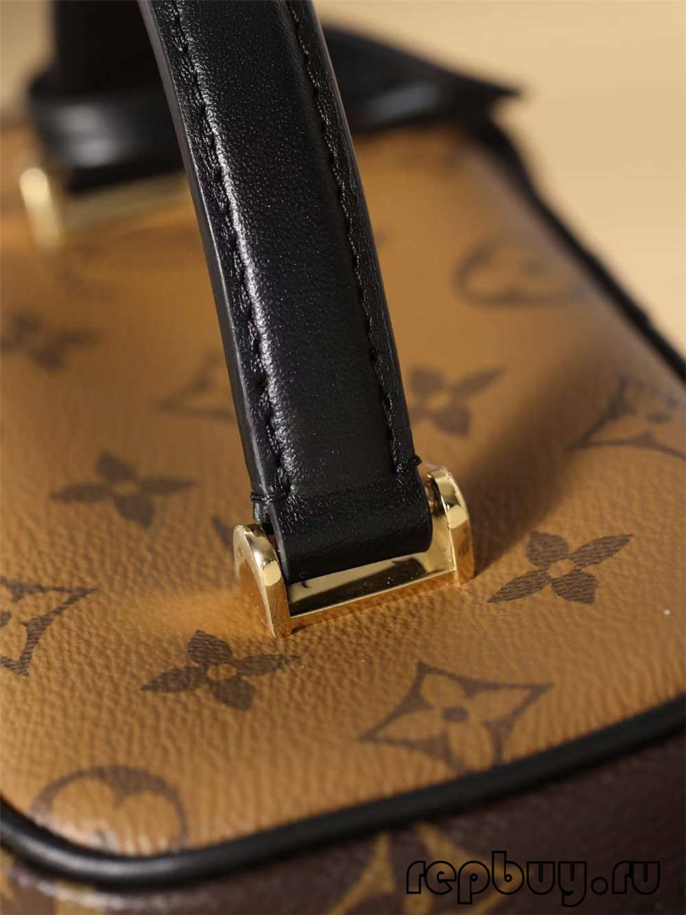Louis Vuitton M45165 VANITY Tas Replika Top Leutik Tali Taktak sareng Rincian Panutup (2022 Panganyarna)-Pangalusna kualitas palsu Louis Vuitton Kantong Toko Online, Replica desainer kantong ru