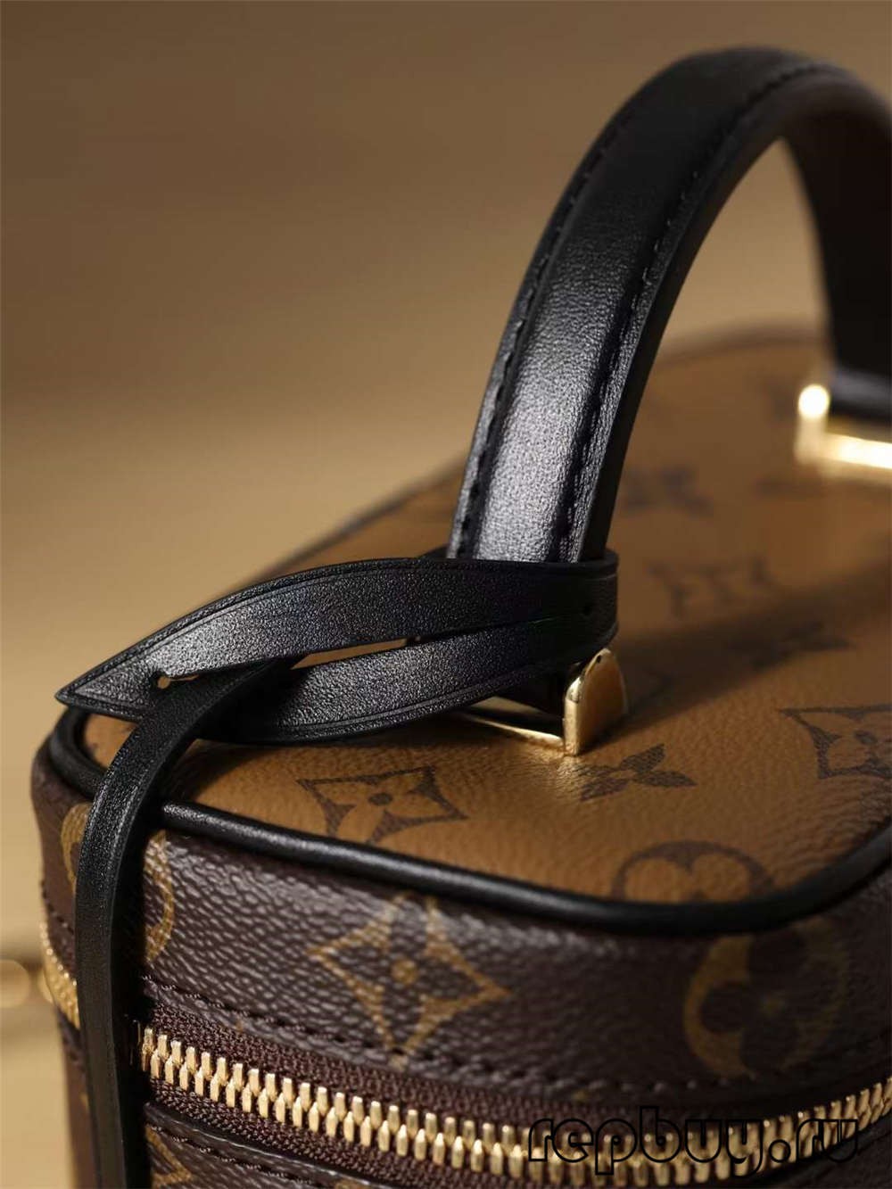 Louis Vuitton M45165 VANITY Tas Replika Top Leutik Tali Taktak sareng Rincian Panutup (2022 Panganyarna)-Pangalusna kualitas palsu Louis Vuitton Kantong Toko Online, Replica desainer kantong ru