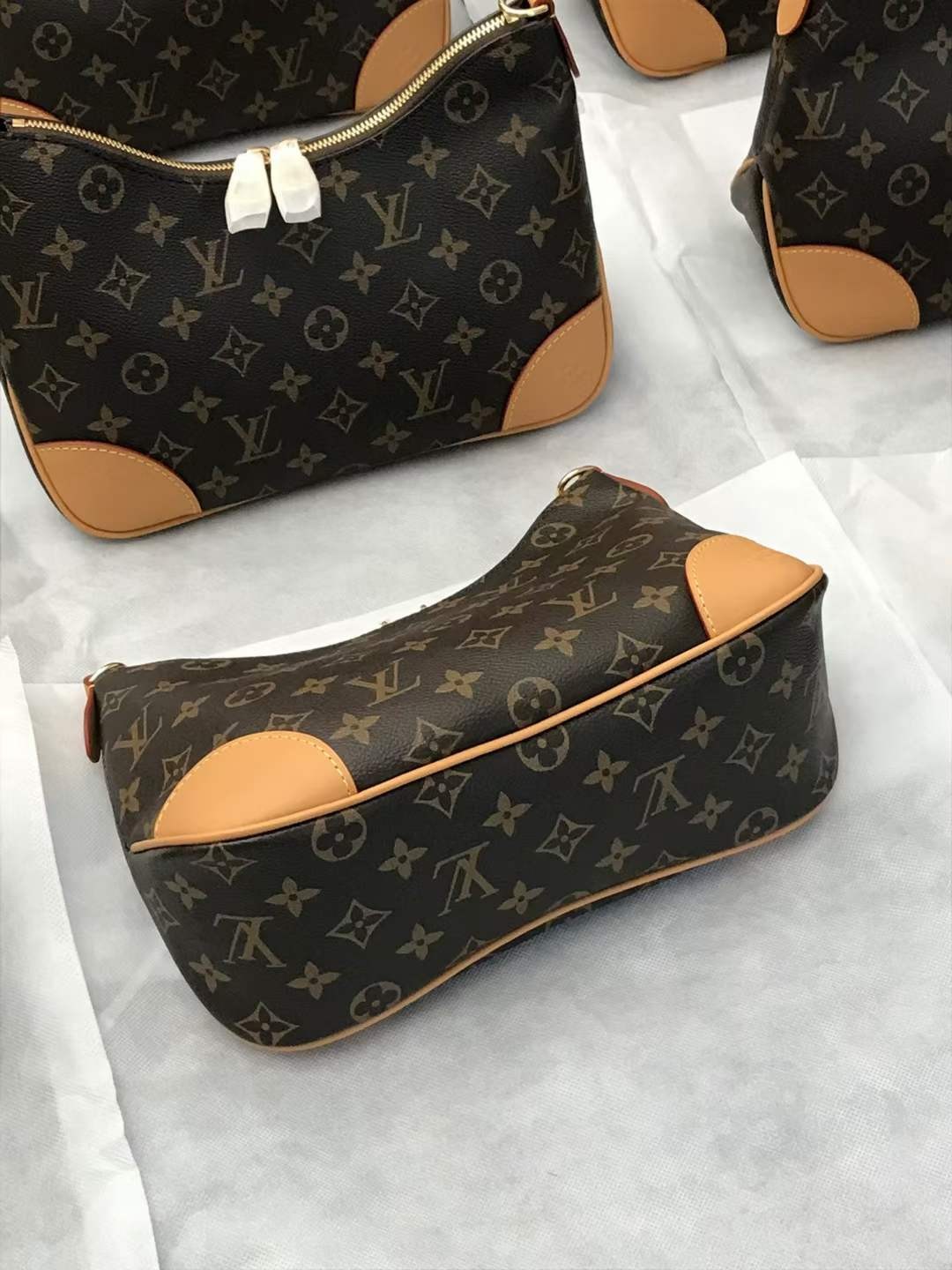 Louis Vuitton M45832 croissant nrog daj tawv Boulogne sab saum toj replica handbags Kev tshuaj xyuas (2022 Tshwj xeeb)-Zoo Zoo Fake Louis Vuitton Hnab Online Khw, Replica designer hnab ru Louis Vuitton M45832 croissant nrog daj tawv Boulogne sab saum toj replica handbags Kev tshuaj xyuas (2022 Tshwj xeeb)-Zoo Zoo Fake Louis Vuitton Hnab Online Khw, Replica designer hnab ru
