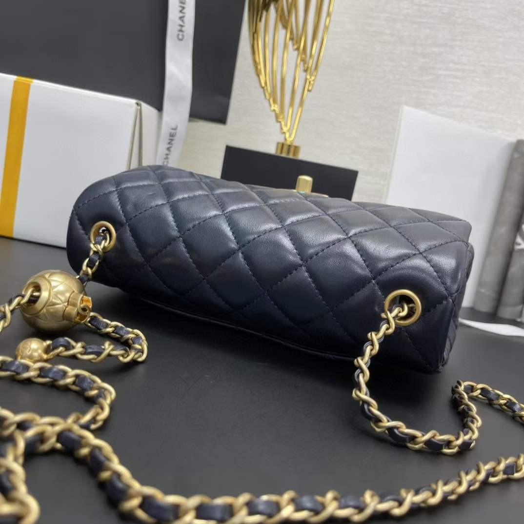 Chanel Classic Flap Metal Ball Eng yaxshi sifatli replika sumkasi (2022 yil yangilangan)-Best Quality Fake Louis Vuitton Bag Online Store, Replica designer bag ru