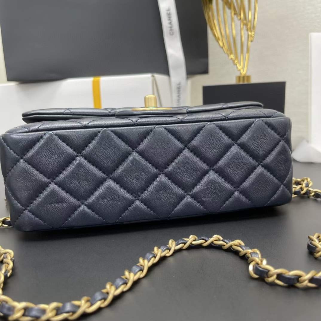 Chanel Classic Flap Metal Ball Eng yaxshi sifatli replika sumkasi (2022 yil yangilangan)-Best Quality Fake Louis Vuitton Bag Online Store, Replica designer bag ru