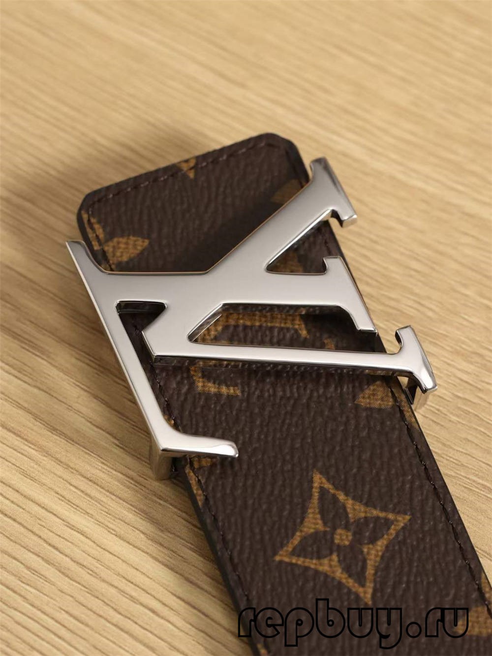 Best quality replica Louis Vuitton Men Belt M9821 Initiales 40 Monogram Canvas Black calf leather Gold buckle Shiny double-sided belt (2022 Latest)-Pangalusna kualitas palsu Louis Vuitton Kantong Toko Online, Replica desainer kantong ru Best quality replica Louis Vuitton Men Belt M9821 Initiales 40 Monogram Canvas Black calf leather Gold buckle Shiny double-sided belt (2022 Latest)-Pangalusna kualitas palsu Louis Vuitton Kantong Toko Online, Replica desainer kantong ru