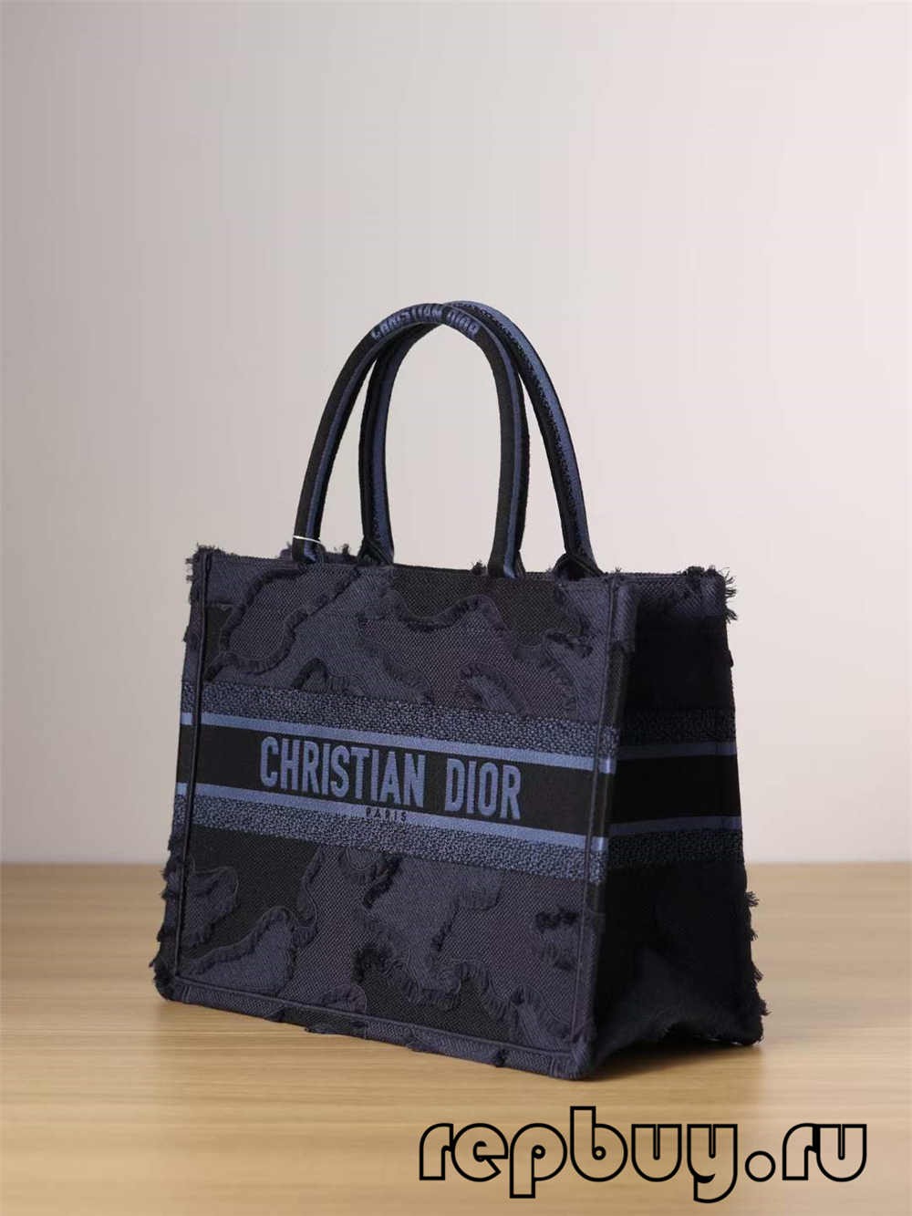 Dior Book Tote အကောင်းဆုံးပုံတူအိတ်- အပြာရောင် မြိတ်ပန်းထိုး (2022 နောက်ဆုံးထွက်)-အရည်အသွေးအကောင်းဆုံးအတု Louis Vuitton Bag အွန်လိုင်းစတိုး၊ ပုံစံတူဒီဇိုင်နာအိတ် ru Dior Book Tote အကောင်းဆုံးပုံတူအိတ်- အပြာရောင် မြိတ်ပန်းထိုး (2022 နောက်ဆုံးထွက်)-အရည်အသွေးအကောင်းဆုံးအတု Louis Vuitton Bag အွန်လိုင်းစတိုး၊ ပုံစံတူဒီဇိုင်နာအိတ် ru