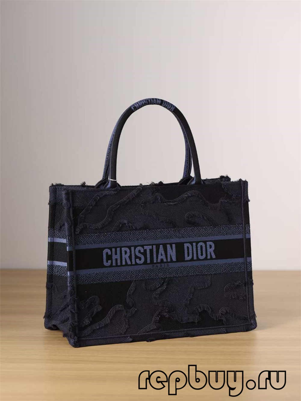 Dior Book Tote အကောင်းဆုံးပုံတူအိတ်- အပြာရောင် မြိတ်ပန်းထိုး (2022 နောက်ဆုံးထွက်)-အရည်အသွေးအကောင်းဆုံးအတု Louis Vuitton Bag အွန်လိုင်းစတိုး၊ ပုံစံတူဒီဇိုင်နာအိတ် ru Dior Book Tote အကောင်းဆုံးပုံတူအိတ်- အပြာရောင် မြိတ်ပန်းထိုး (2022 နောက်ဆုံးထွက်)-အရည်အသွေးအကောင်းဆုံးအတု Louis Vuitton Bag အွန်လိုင်းစတိုး၊ ပုံစံတူဒီဇိုင်နာအိတ် ru