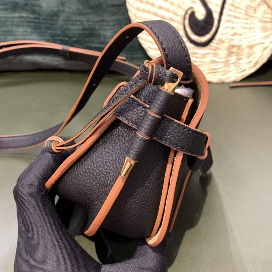 Loewe Gate Dual Kantong réplika kualitas pangsaéna (2022 diropéa)-Pangalusna kualitas palsu Louis Vuitton Kantong Toko Online, Replica desainer kantong ru Loewe Gate Dual Kantong réplika kualitas pangsaéna (2022 diropéa)-Pangalusna kualitas palsu Louis Vuitton Kantong Toko Online, Replica desainer kantong ru