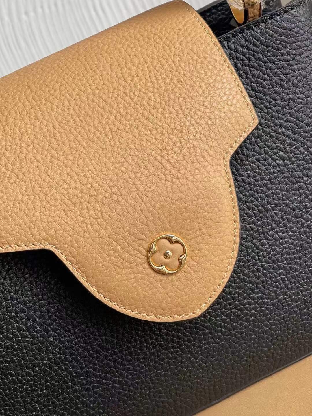 Louis Vuitton CAPUCINES M59466 Best quality replica bag (2022 updated)-ហាងអនឡាញកាបូប Louis Vuitton ក្លែងក្លាយដែលមានគុណភាពល្អបំផុត កាបូបអ្នករចនាម៉ូដចម្លង ru