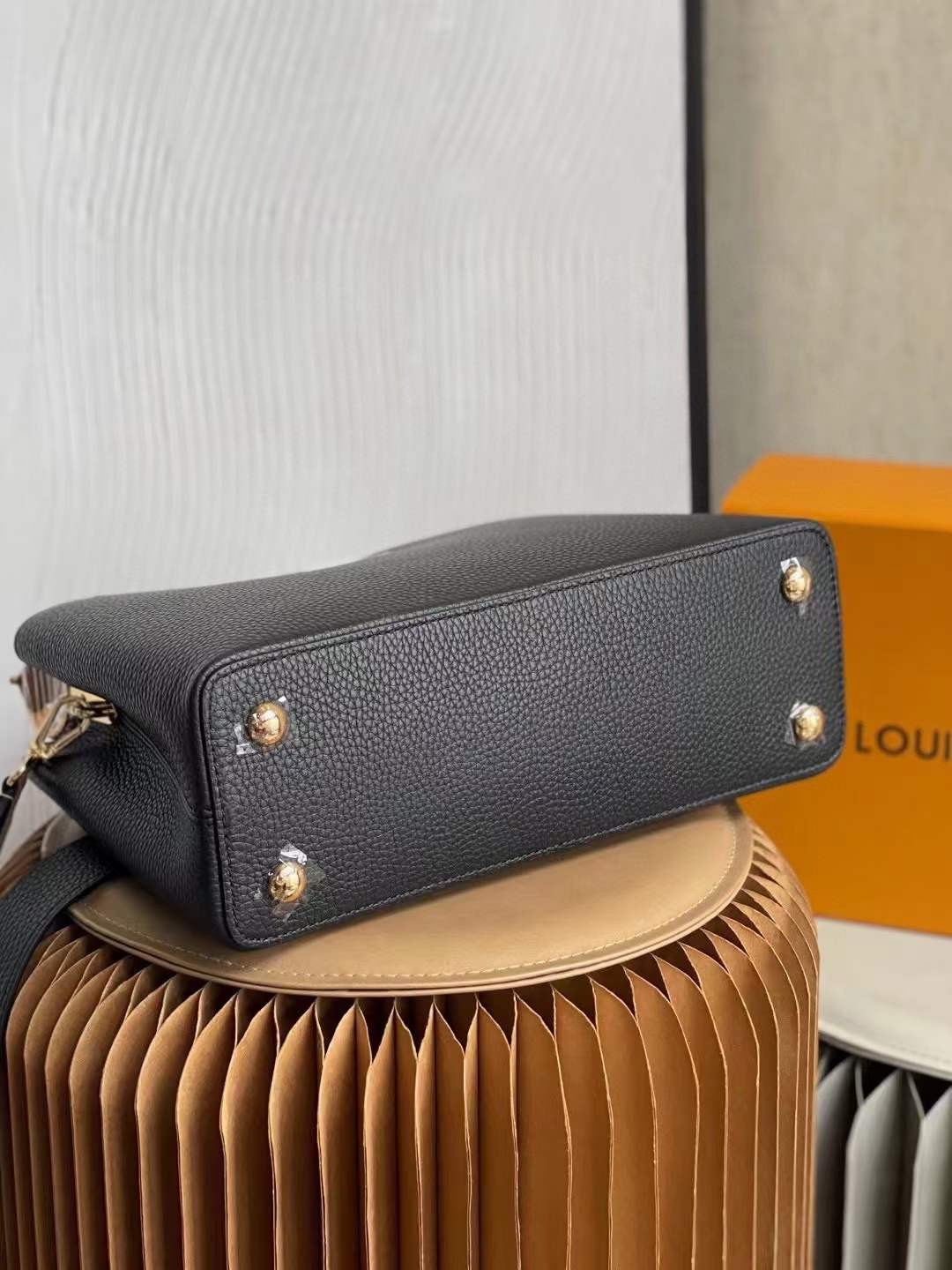 Louis Vuitton CAPUCINES M59466 Best quality replica bag (2022 updated)-ហាងអនឡាញកាបូប Louis Vuitton ក្លែងក្លាយដែលមានគុណភាពល្អបំផុត កាបូបអ្នករចនាម៉ូដចម្លង ru